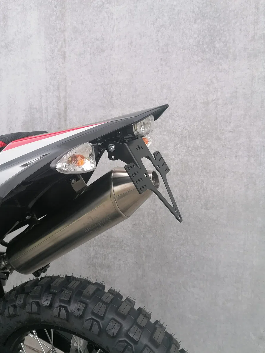 Portatarga GroFaTec Evo per Aprilia RX125 / SX 125 anno 2018-2022 supermoto sx125 enduro rx125 Malaguti Derbi Porta Targa reclinable coda corta conversione della coda