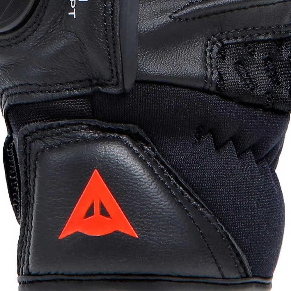 Dainese - Carbon 4 Short Gloves, Guanti Moto Corti in Pelle, con Protezioni delle Nocche in Carbonio, Uomo, Nero/Nero, M