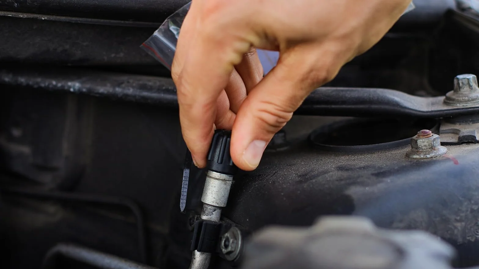 FREEZECO 2 in 1-3 lattine R134a, refrigerante di ricambio per il riempimento di condizionatori d'aria per auto 1995-2016, 235 g