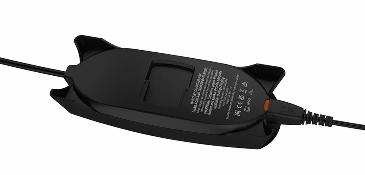 CTEK CS ONE Caricabatterie 12V Intelligente Per Auto Moto Con Mantenitore Di Carica Dotato Di Carica Adattiva Diverse Funzionalità App Funzione Di Ricondizionamento Dotato Di Morsetti Senza PolaritÃ