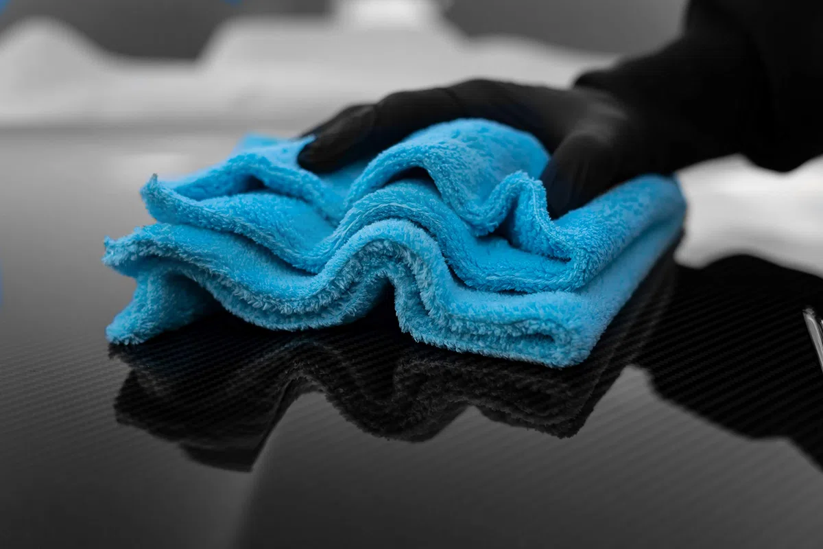 detailmate Set di Lucidi e Pasta abrasiva lucidante - Menzerna 250ml: 1000 + 2500 + Super Finish 3500 + 2 in 1 Power Protect Ultra Finish&Wax + 3 Tamponi (Morbido,Medio,Duro) + Panno Microfibra