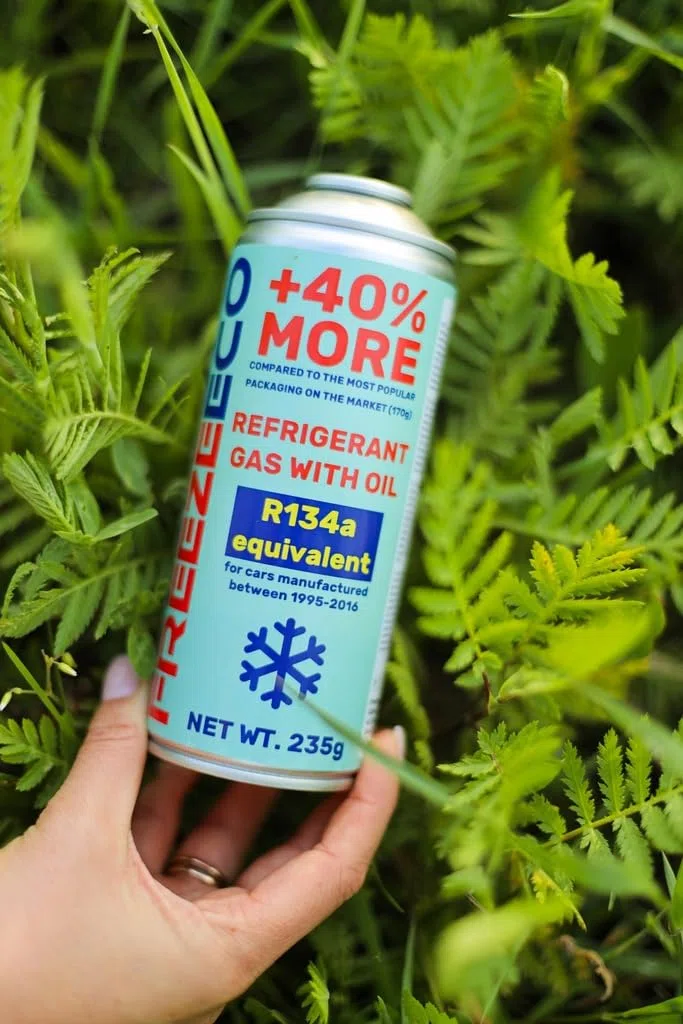 FREEZECO 2 in 1-3 lattine R134a, refrigerante di ricambio per il riempimento di condizionatori d'aria per auto 1995-2016, 235 g