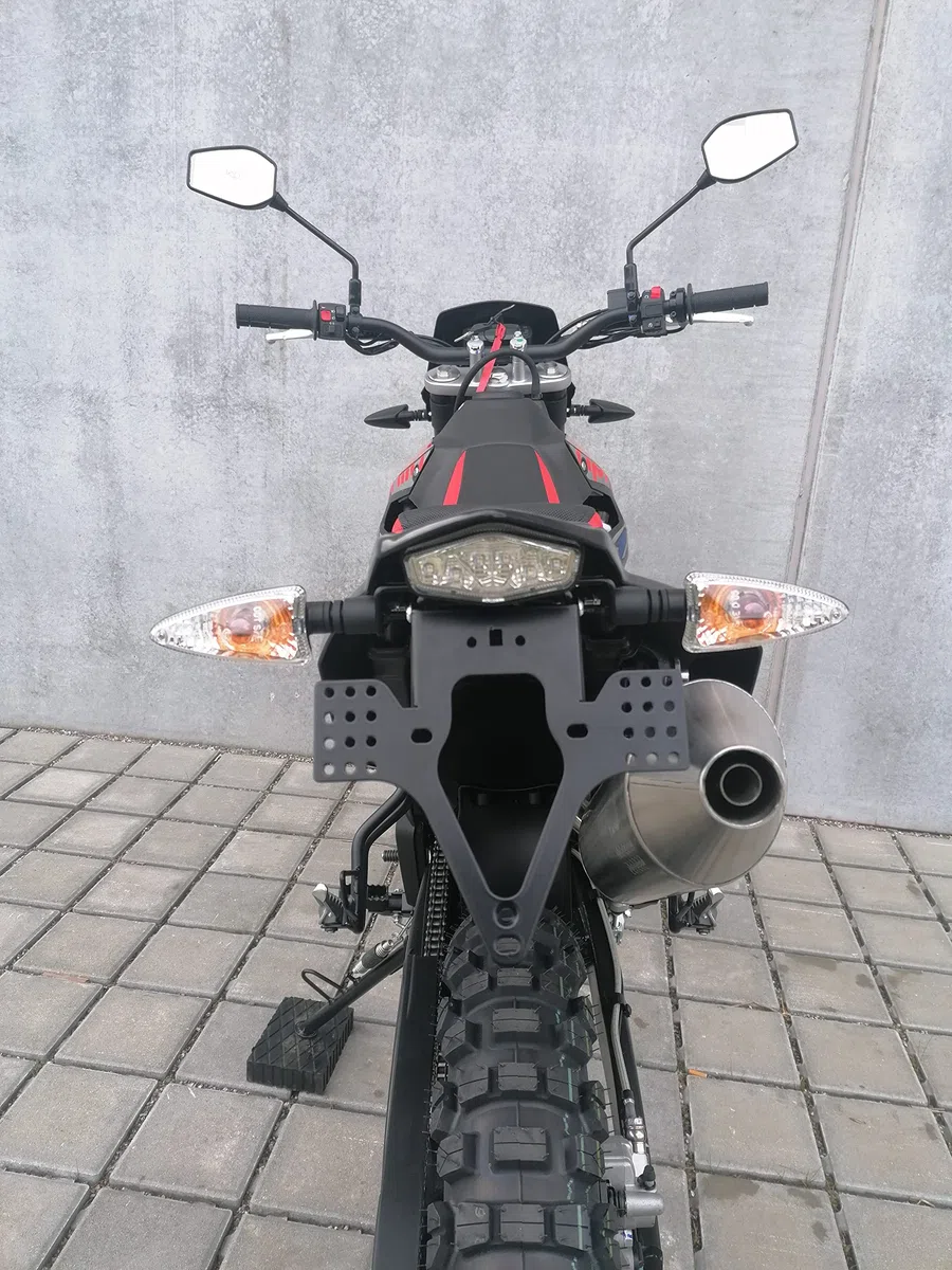 Portatarga GroFaTec Evo per Aprilia RX125 / SX 125 anno 2018-2022 supermoto sx125 enduro rx125 Malaguti Derbi Porta Targa reclinable coda corta conversione della coda